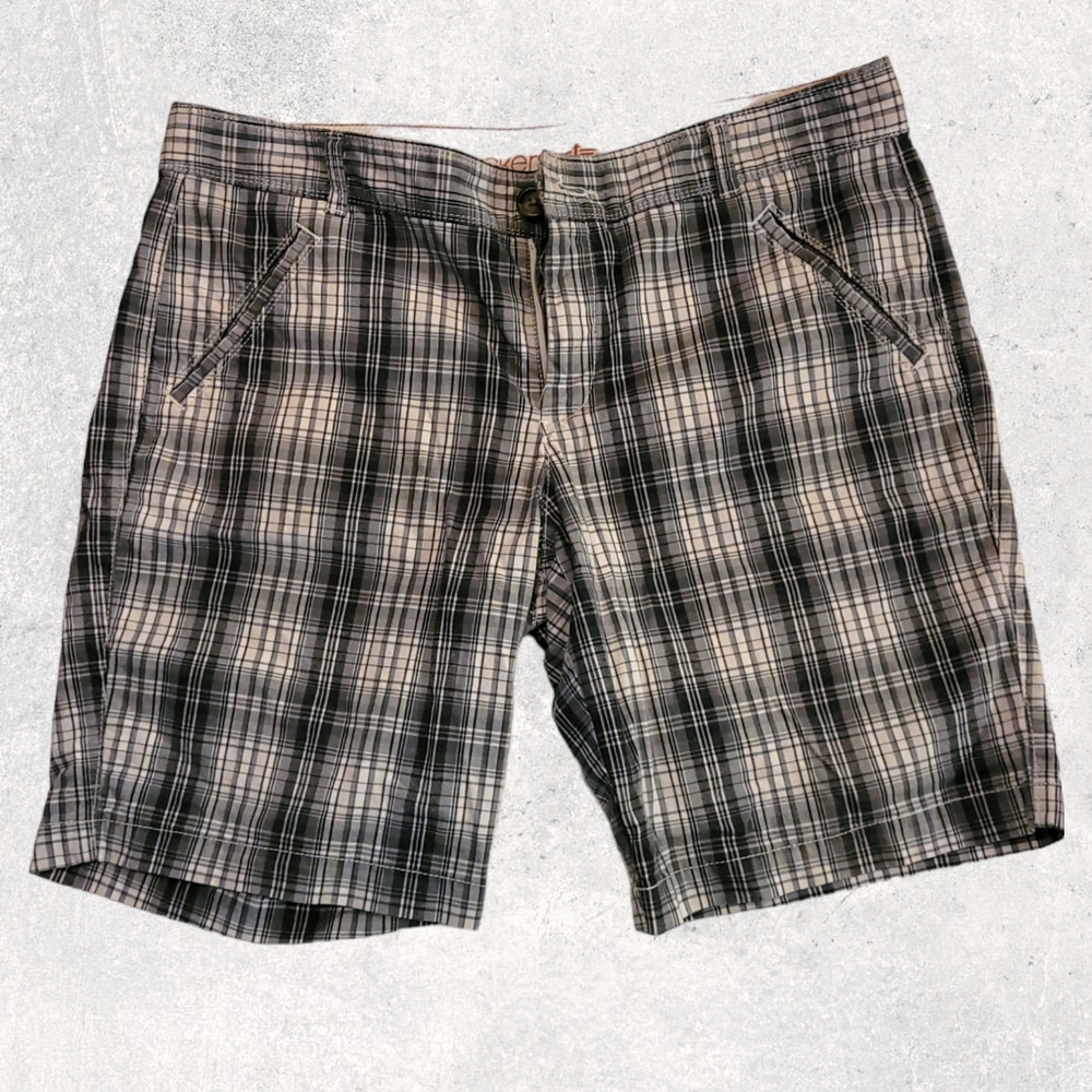 🛍️ DOCKERS - Plaid Bermuda Shorts